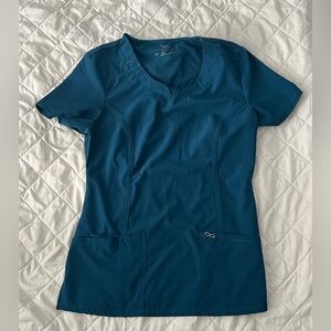 Cherokee infinity Scoop neck scrub top - Small